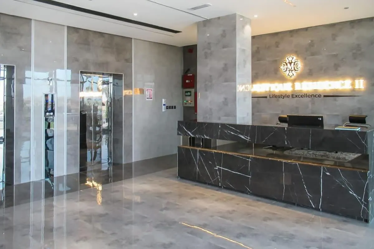 Frank Porter - Majestique Residence 2 Dubai Apartment
