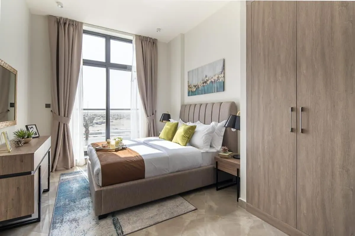 Frank Porter - Majestique Residence 2 Dubai Apartment
